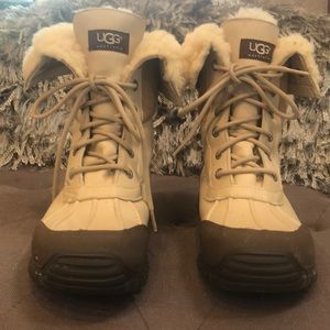 Women’s Ugg Snowboots